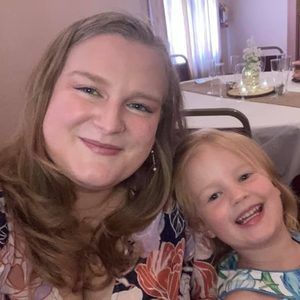 Meet your Posher, Lara